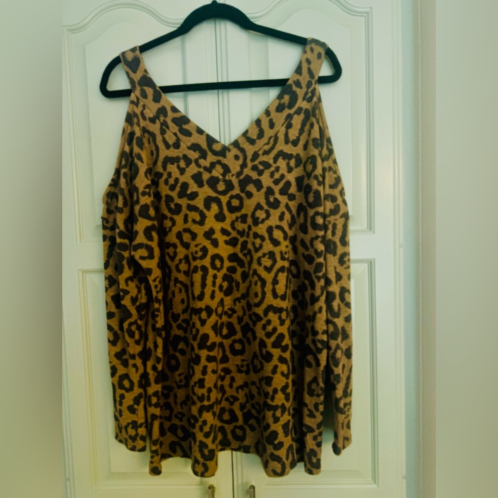 FIRST LOVE Leopard Print Women's Top